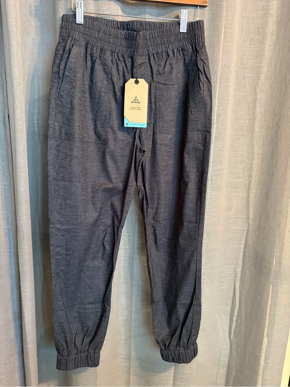 Prana Mantra Jogger NWT Small, Coal